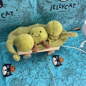 RETIRED Jellycat Amuseables Pea in a Pod ~ hard to find size Medium 14”